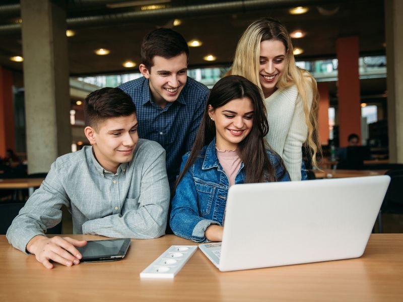 studenti e stedentesse
